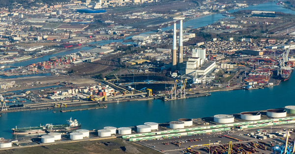 Trois grands ports maritimes deviennent le laboratoire d'une industrialisation accÃ©lÃ©rÃ©e